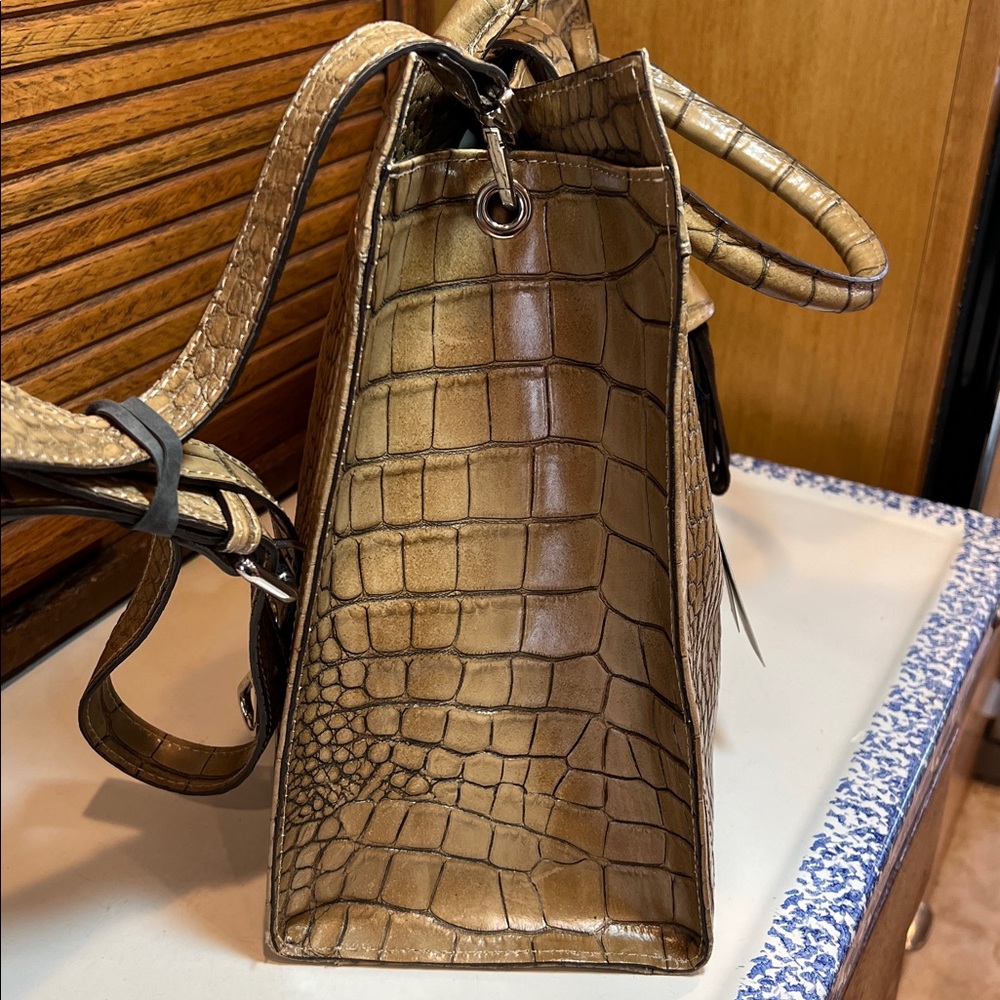NWT Claudia Firenze Croc Embossed Leather two way carry satchel, crossbody, tote - Picture 12 of 17